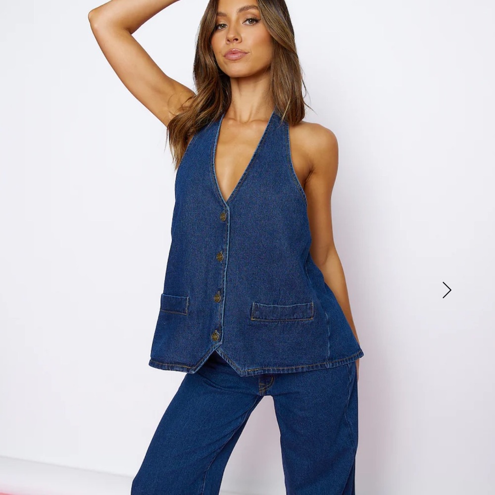 LIONESS HILLS HALTER TOP DARK DENIM